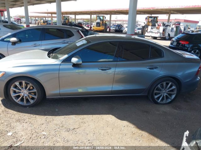 7JR102FK7KG018127 Volvo S60 T5 Momentum