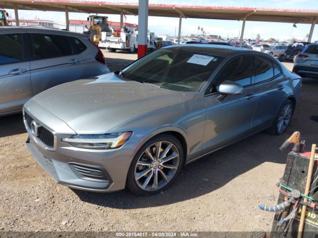 7JR102FK7KG018127 Volvo S60 T5 Momentum