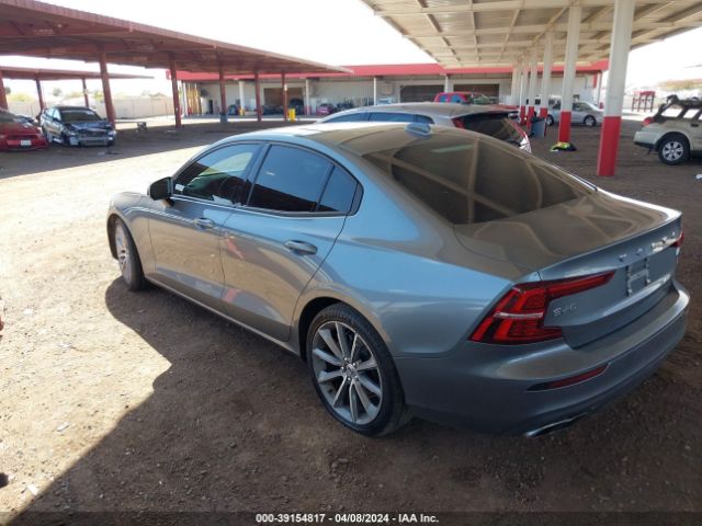 7JR102FK7KG018127 Volvo S60 T5 Momentum