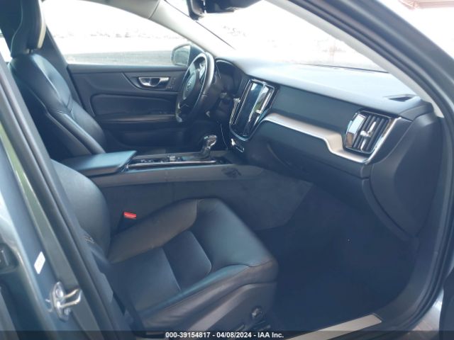 7JR102FK7KG018127 Volvo S60 T5 Momentum