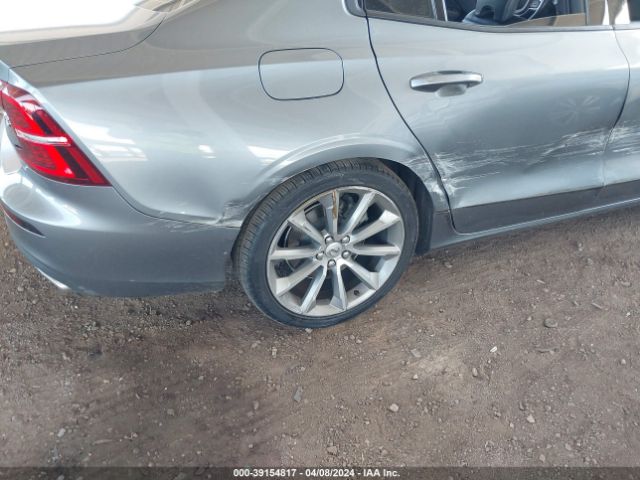 7JR102FK7KG018127 Volvo S60 T5 Momentum