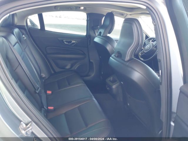 7JR102FK7KG018127 Volvo S60 T5 Momentum