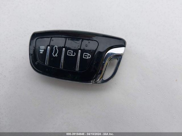 1C3CCCFB5FN550826 Chrysler 200 LX