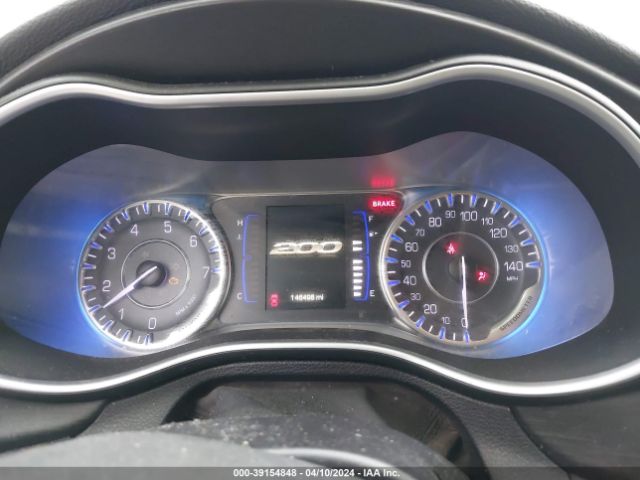 1C3CCCFB5FN550826 Chrysler 200 LX