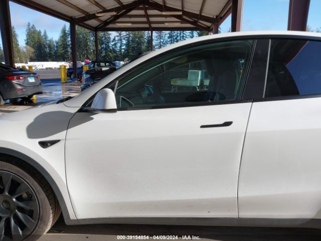 7SAYGDEE7NF438228 Tesla Model Y Long Range Dual Motor All-wheel Drive