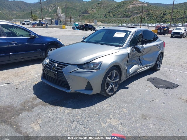 Lexus IS 300 2018 JTHBA1D29J5067786 Image 2