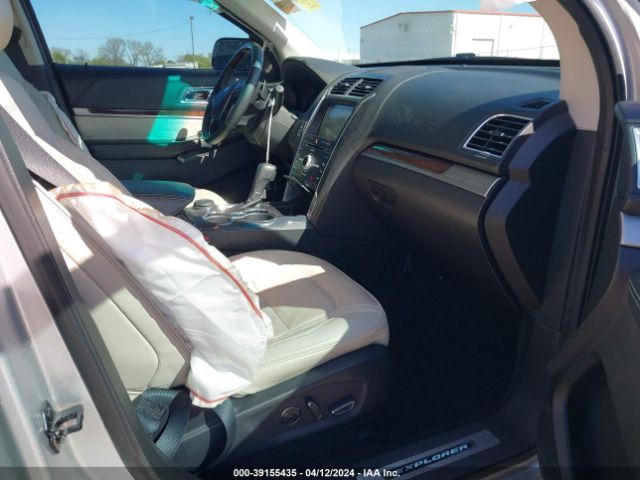 1FM5K8HTXHGA78698 Ford Explorer Platinum