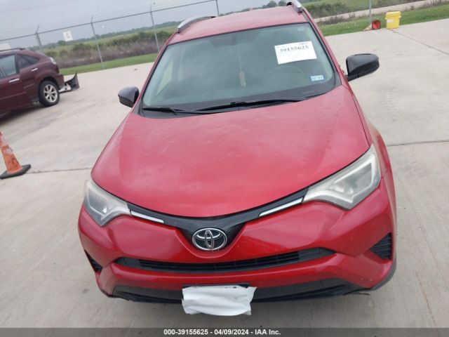 JTMZFREV3GJ083555 Toyota RAV4 LE