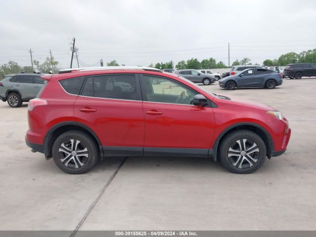 JTMZFREV3GJ083555 Toyota RAV4 LE