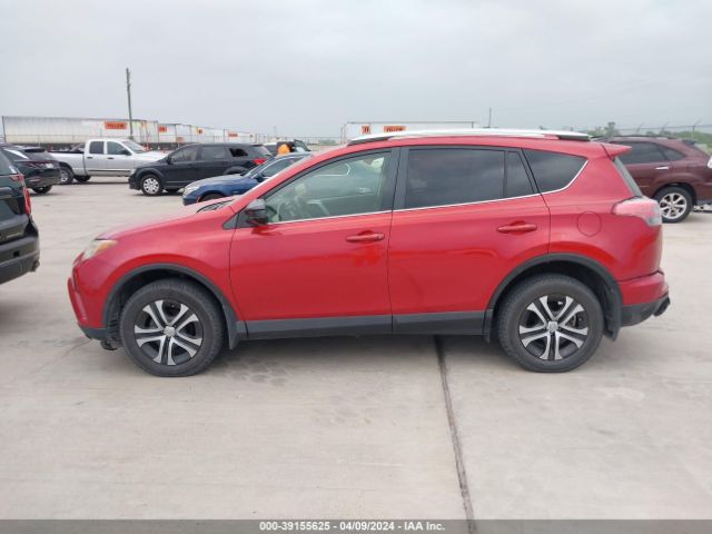 JTMZFREV3GJ083555 Toyota RAV4 LE