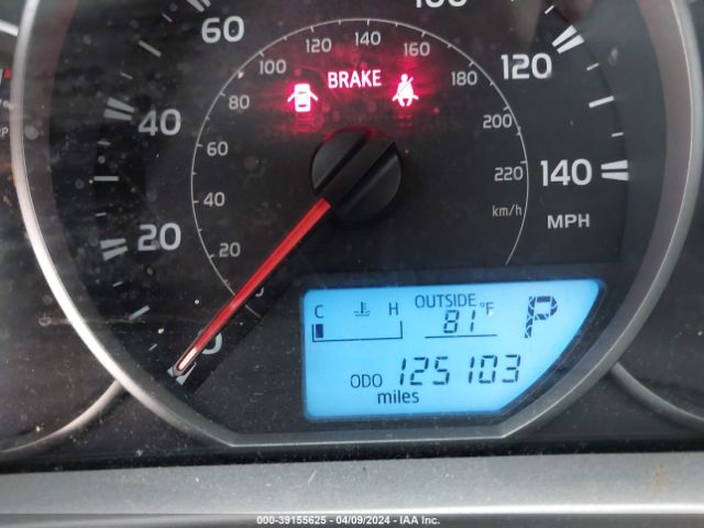 JTMZFREV3GJ083555 Toyota RAV4 LE