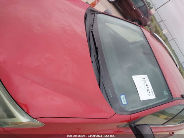 JTMZFREV3GJ083555 Toyota RAV4 LE