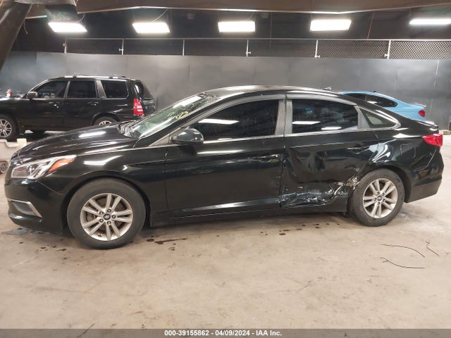 Hyundai SONATA SE 2016 5NPE24AF7GH345095 Image 14