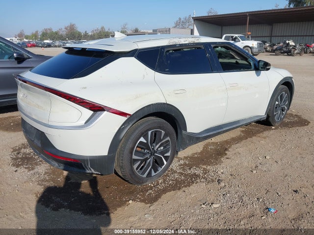 KIA Ev6 Light Long Range 2024 KNDC34LA8R5615654 Image 4