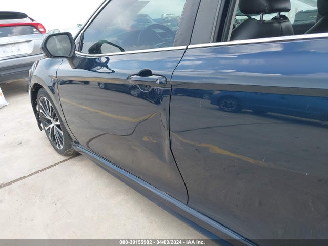 Toyota CAMRY SE 2018 4T1B11HK1JU648924 Image 17