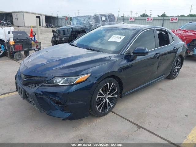 Toyota CAMRY SE 2018 4T1B11HK1JU648924 Image 2