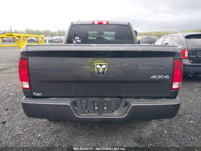 RAM 1500 Express Quad Cab 4x4 6'4 Box 2018 1C6RR7FGXJS302080 Image 16