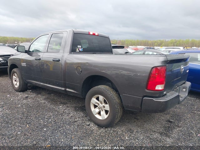 RAM 1500 Express Quad Cab 4x4 6'4 Box 2018 1C6RR7FGXJS302080 Image 3