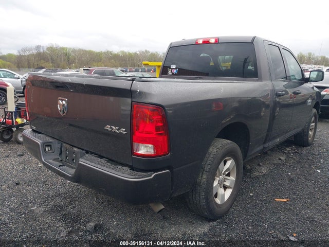 RAM 1500 Express Quad Cab 4x4 6'4 Box 2018 1C6RR7FGXJS302080 Image 4