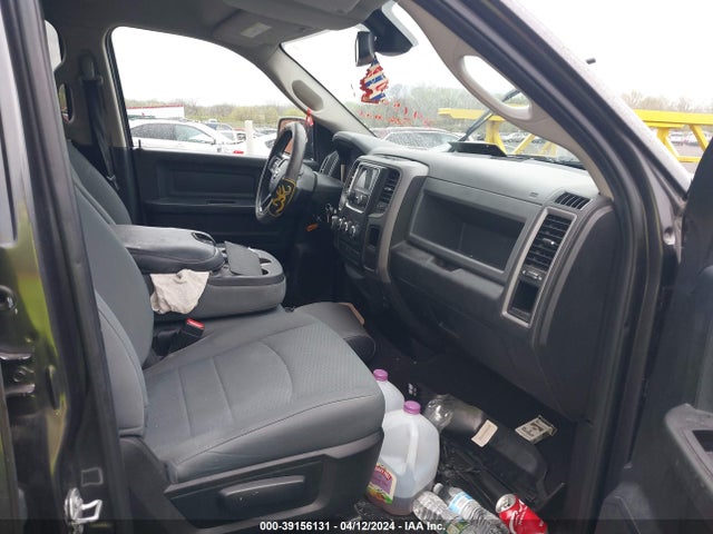 RAM 1500 Express Quad Cab 4x4 6'4 Box 2018 1C6RR7FGXJS302080 Image 5