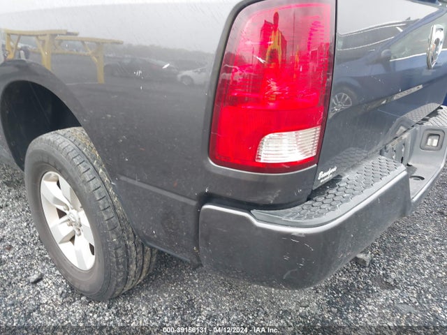 RAM 1500 Express Quad Cab 4x4 6'4 Box 2018 1C6RR7FGXJS302080 Image 6