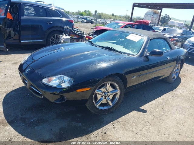 1998 JAGUAR XK8 SAJGX224XWC024790 Photo 1
