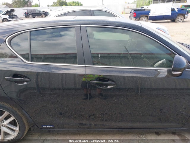 JTHKD5BH3F2227739 Lexus CT 200H