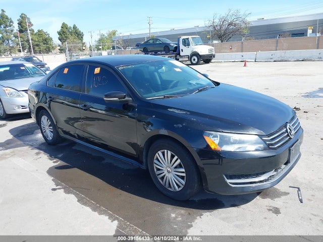 Volkswagen PASSAT S 2015 1VWAT7A35FC073933 Image 1