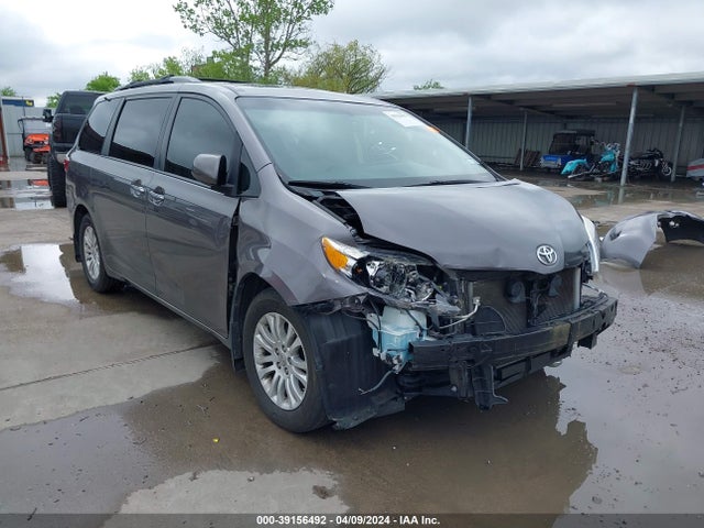 Toyota Sienna Xle 8 Passenger 2015 5TDYK3DC6FS623342 Image 1