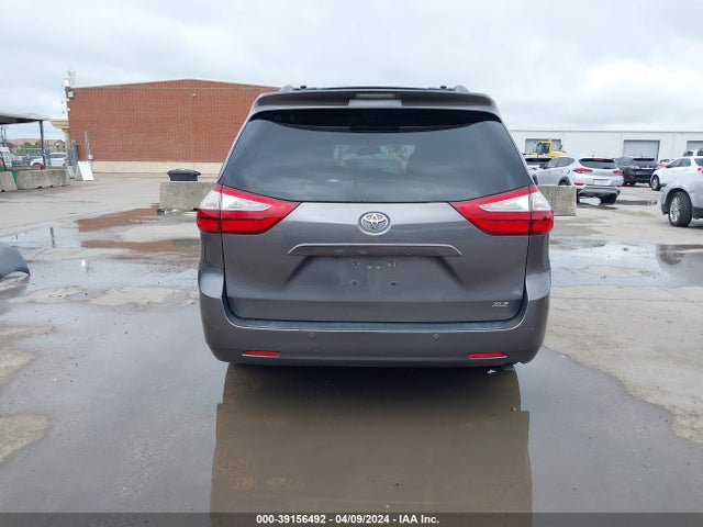 Toyota Sienna Xle 8 Passenger 2015 5TDYK3DC6FS623342 Image 17