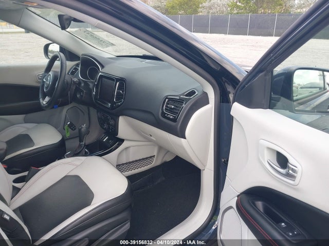 3C4NJCCB7JT369153 Jeep Compass Limited Fwd
