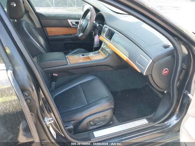 2010 JAGUAR XF SAJWA0FA8AHR70898 Photo 4