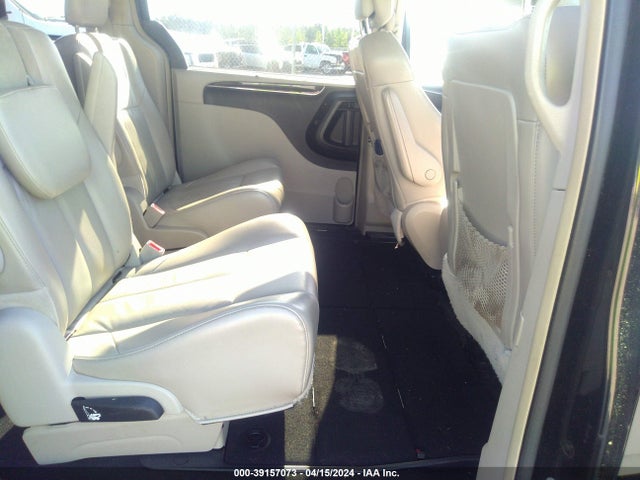 2C4RC1GG0ER373303 Chrysler Town & Country Limited