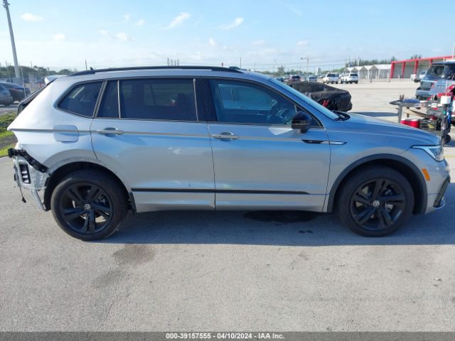 3VVCB7AX0PM118845 Volkswagen Tiguan 2.0t Se R-line Black