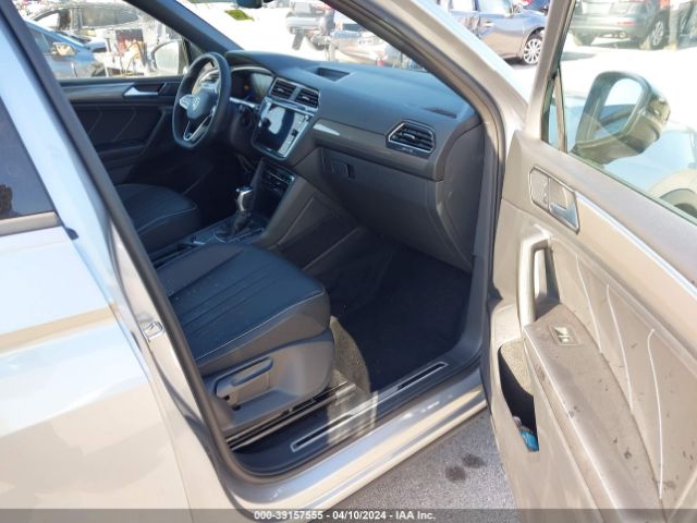 3VVCB7AX0PM118845 Volkswagen Tiguan 2.0t Se R-line Black