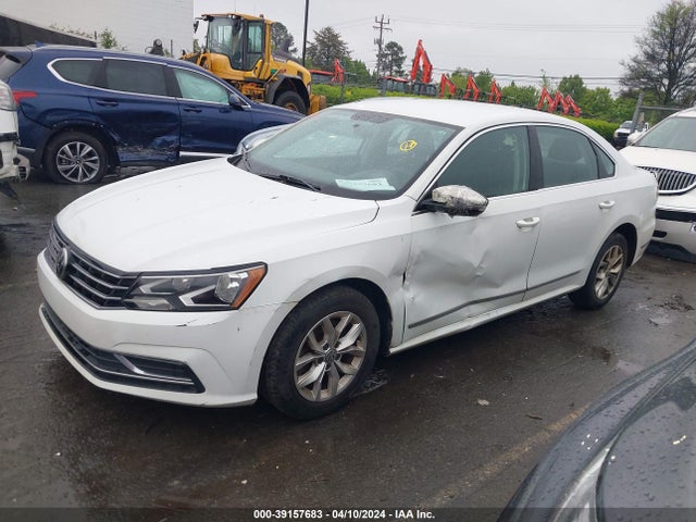 1VWAT7A34HC028016 Volkswagen Passat 1.8t S