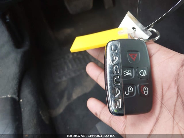 2017 JAGUAR F-TYPE SAJWA6ET0H8K42704 Photo 10