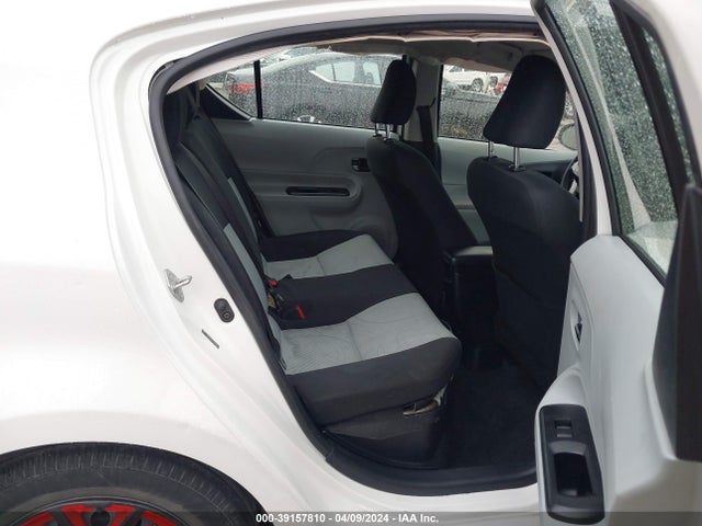 Toyota Prius C Two 2014 JTDKDTB31E1083042 Image 8