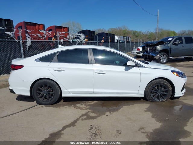 Hyundai SONATA SE 2018 5NPE24AF0JH616408 Image 14