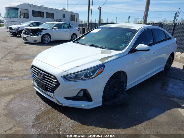 Hyundai SONATA SE 2018 5NPE24AF0JH616408 Image 2