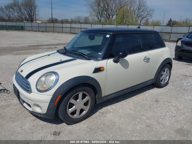 2009 MINI COOPER WMWMF33519TW71890 Photo 1