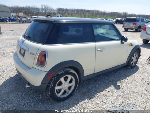 2009 MINI COOPER WMWMF33519TW71890 Photo 3