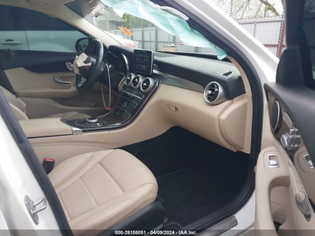 55SWF4JB1HU231422 Mercedes-Benz C 300 Luxury/sport