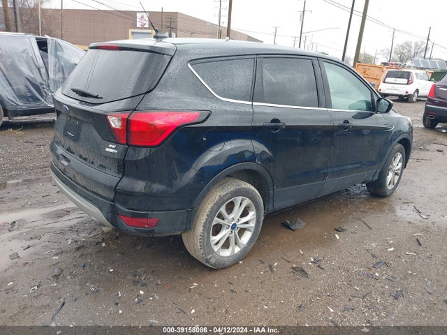 Ford ESCAPE SE 2019 1FMCU9GD0KUC00091 Image 4