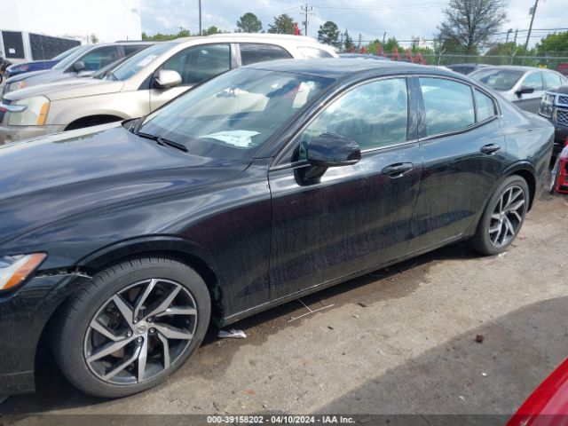 7JRA22TK2KG003288 Volvo S60 T6 Momentum