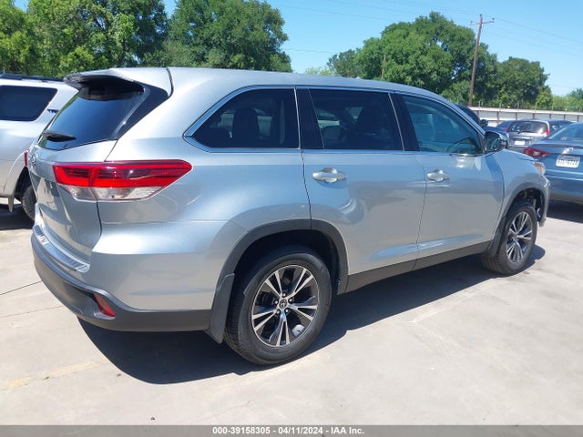 Toyota Highlander Le 2019 5TDZARFH1KS053974 Image 4