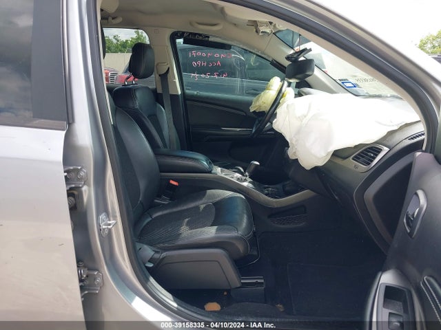 3C4PDCGG2JT335563 Dodge Journey Crossroad