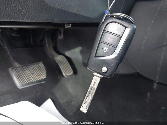 Toyota C-HR LE 2019 NMTKHMBX9KR075961 Image 11