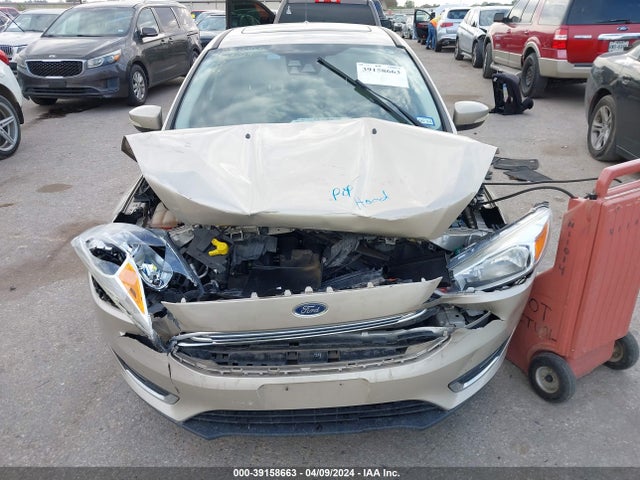 Ford Focus Titanium 2017 1FADP3N22HL314712 Image 10