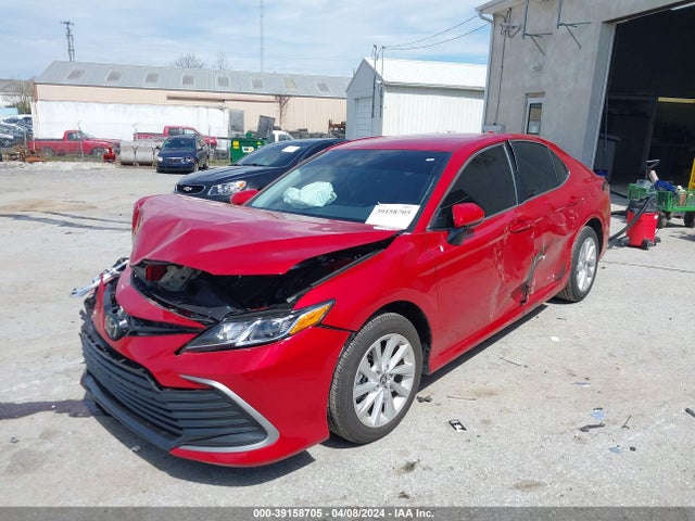 Toyota CAMRY LE 2024 4T1C11AK5RU217450 Image 2